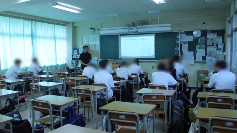 埼玉県立坂戸高校で「地域課題×起業」をテーマに講演を行いました。（2024年6月20日）